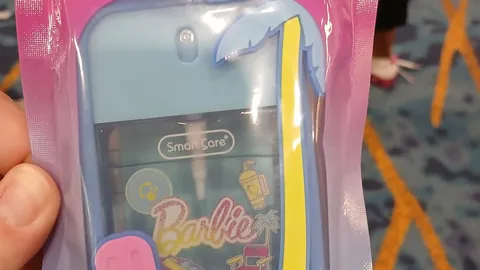 贝肯鲍尔杯盛宴：罗贝里重逢，激情拥抱见证经典时刻